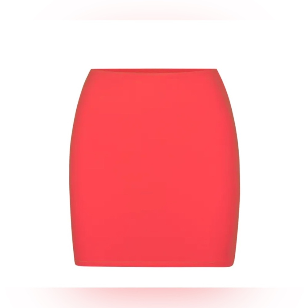 Skims fits everybody skirt